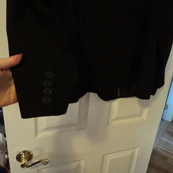 Women's Liz Claiborne basic black blazer, Size 18 - Picture 6 of 7